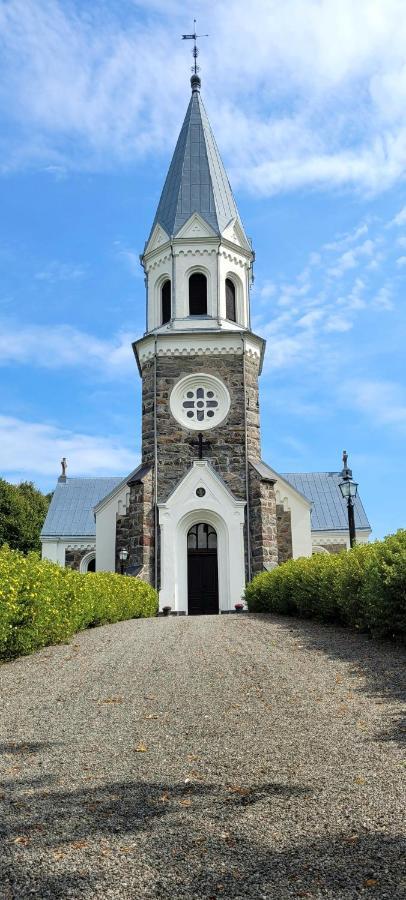 Mysigt Hus I Liten By Naera Havet Истад Екстериор снимка