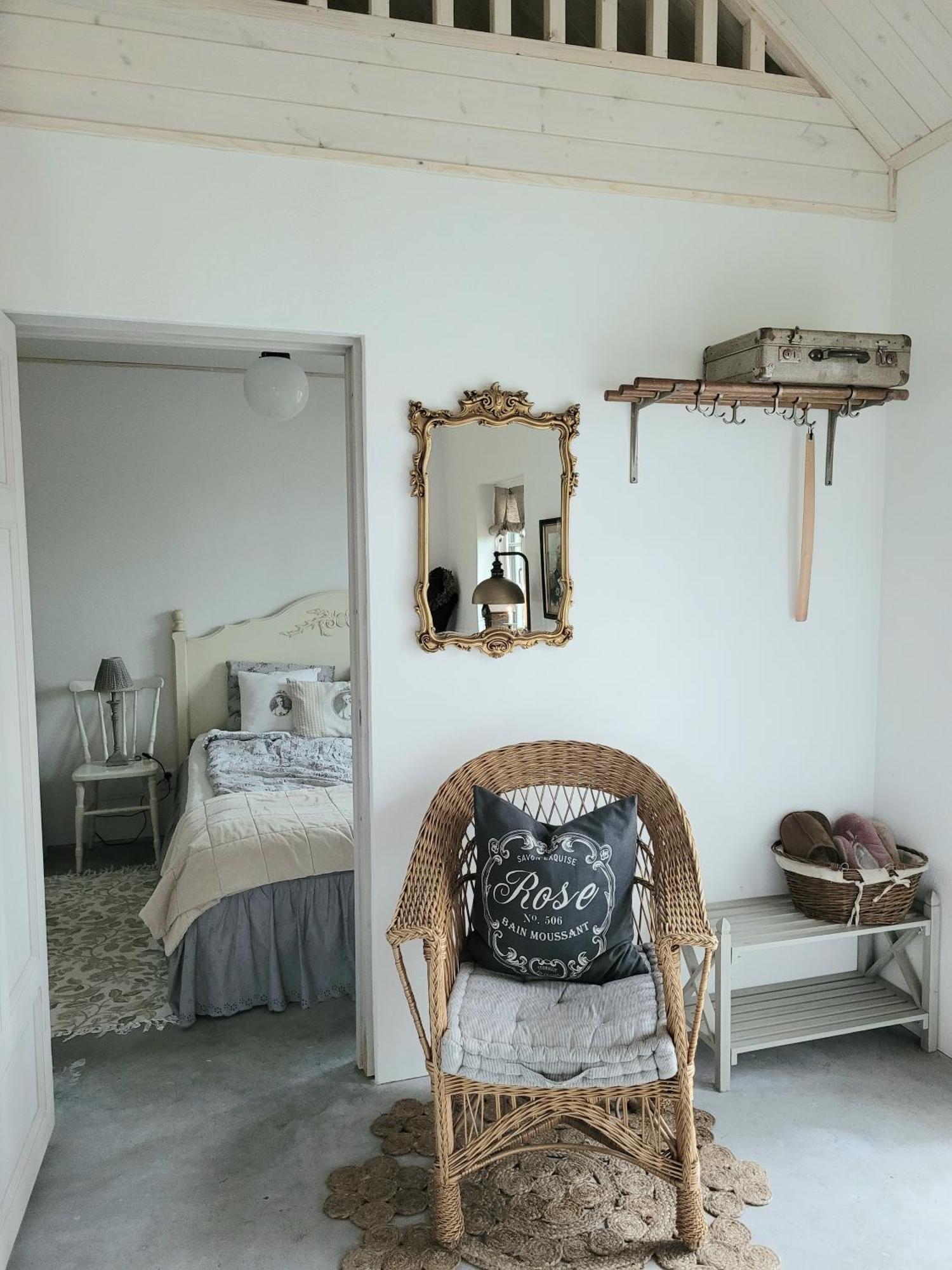 Mysigt Hus I Liten By Naera Havet Истад Екстериор снимка